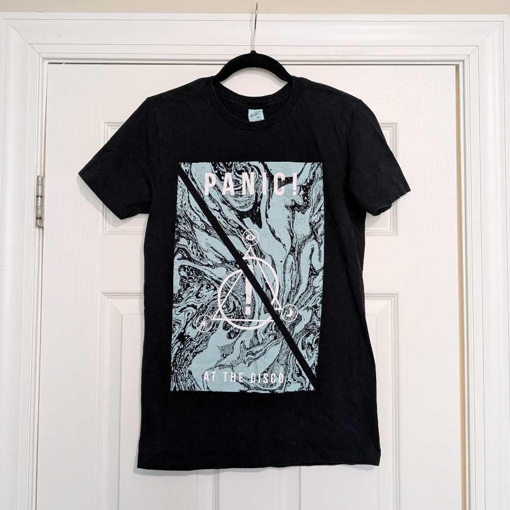 Panic! @ The Disco black & blue t-shirt *REPOSH*